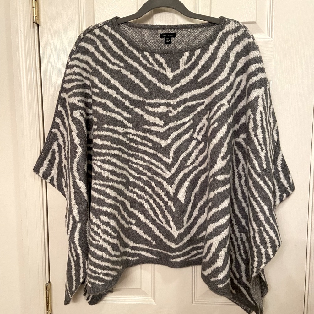 Ann Taylor zebra print poncho XS/S